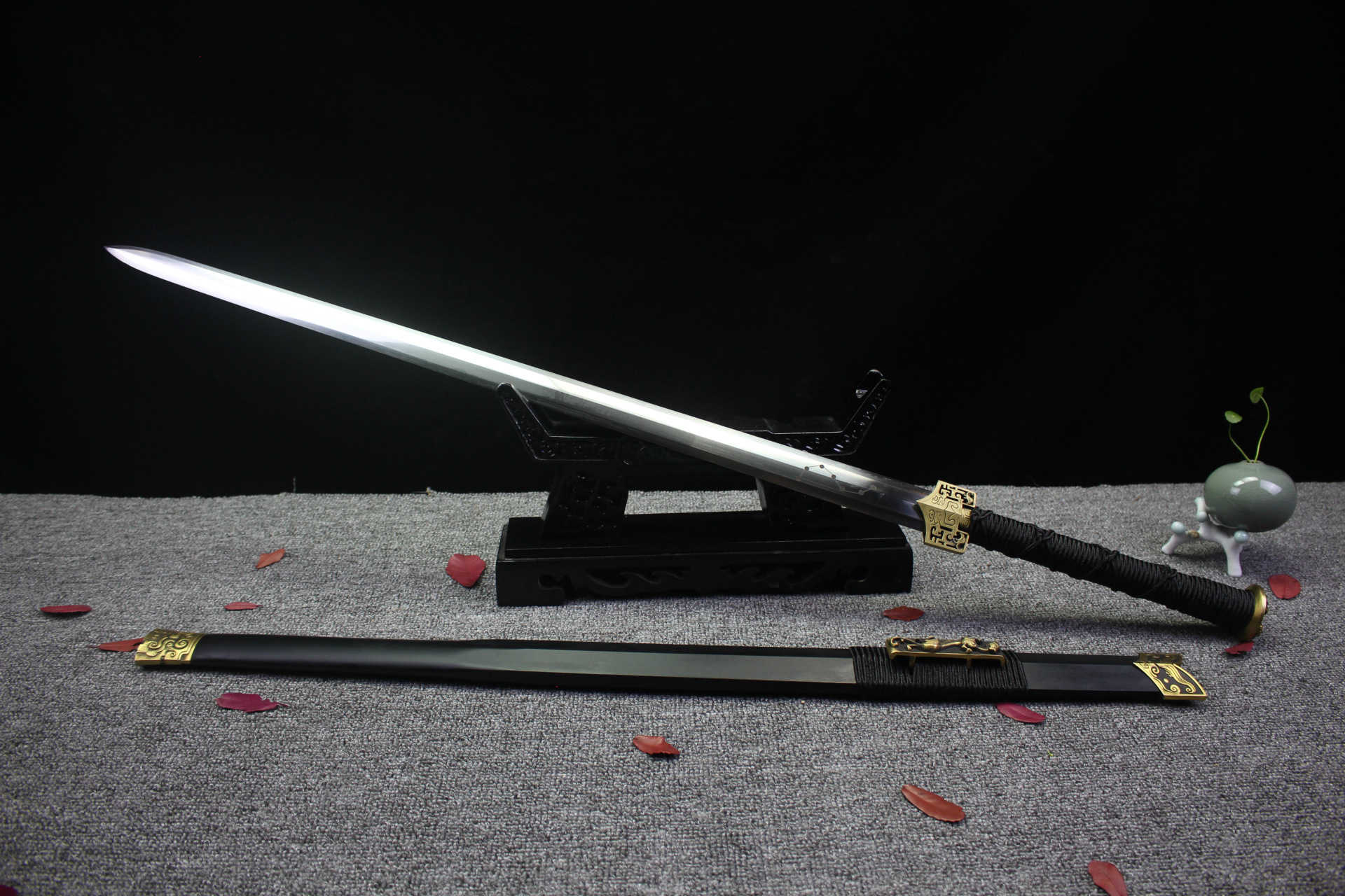 一件代发龙泉刀剑七星汉剑八面弹簧钢长剑硬剑唐剑厂家直销未开刃