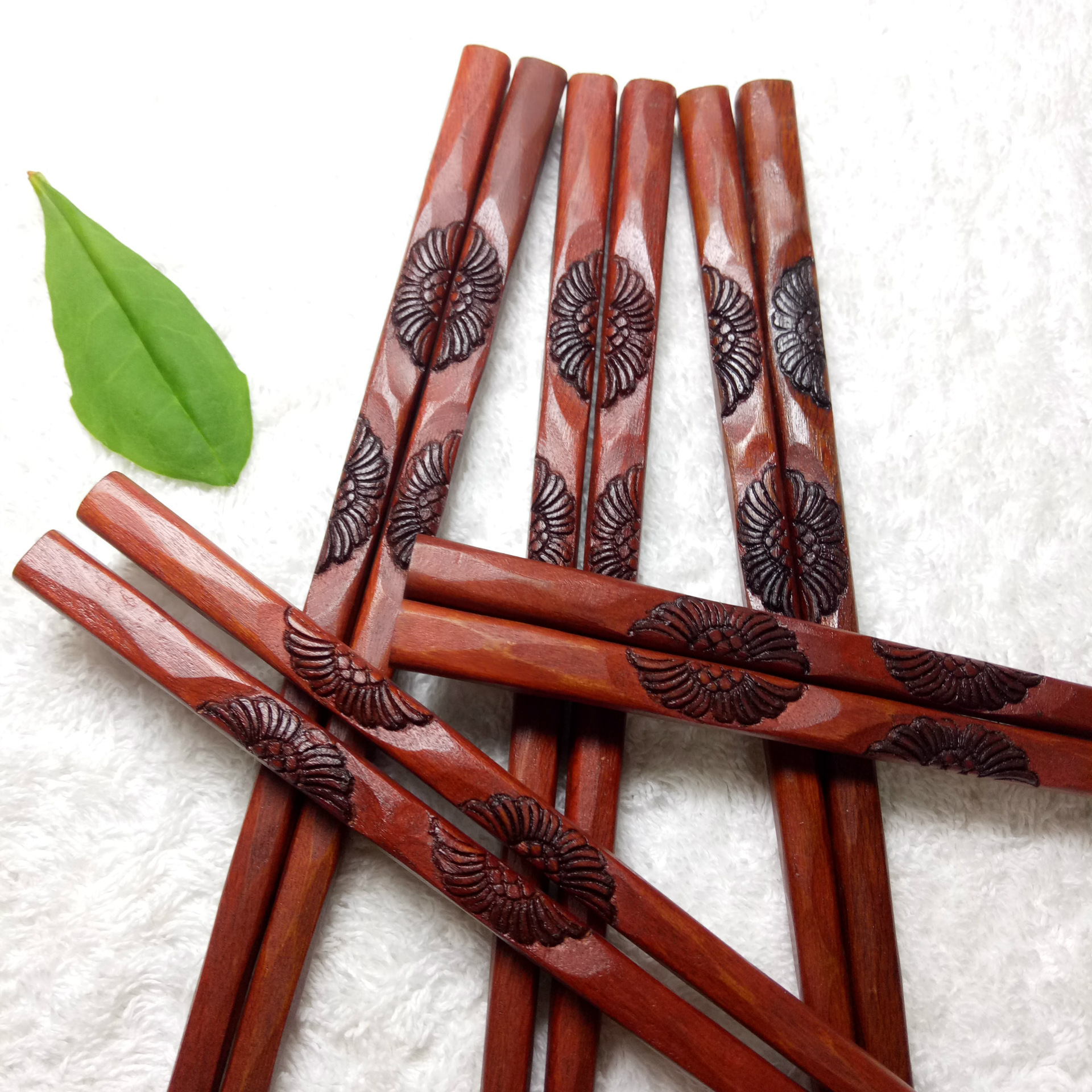 厂家直销红檀木实木筷子中式个性创意雕刻木质筷子家用防滑筷子