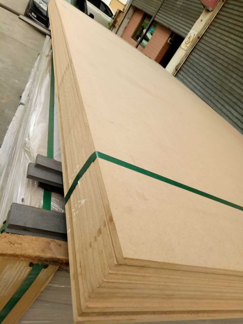 批发高密度中纤板密度板hdf雕刻门板用硬度强镂铣开槽雕刻