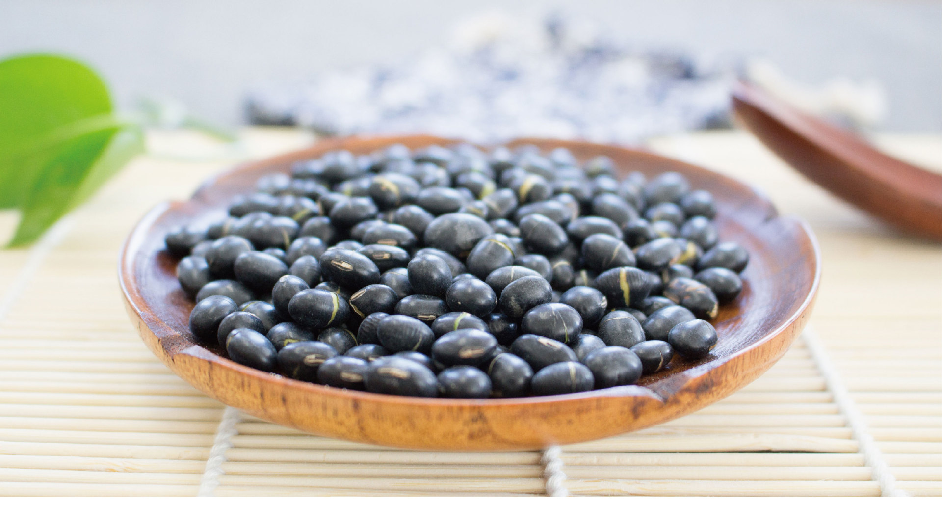 供应低温烘焙 熟黑豆批发 豆浆原料 五谷杂粮磨粉 绿芯黑豆代加工(不