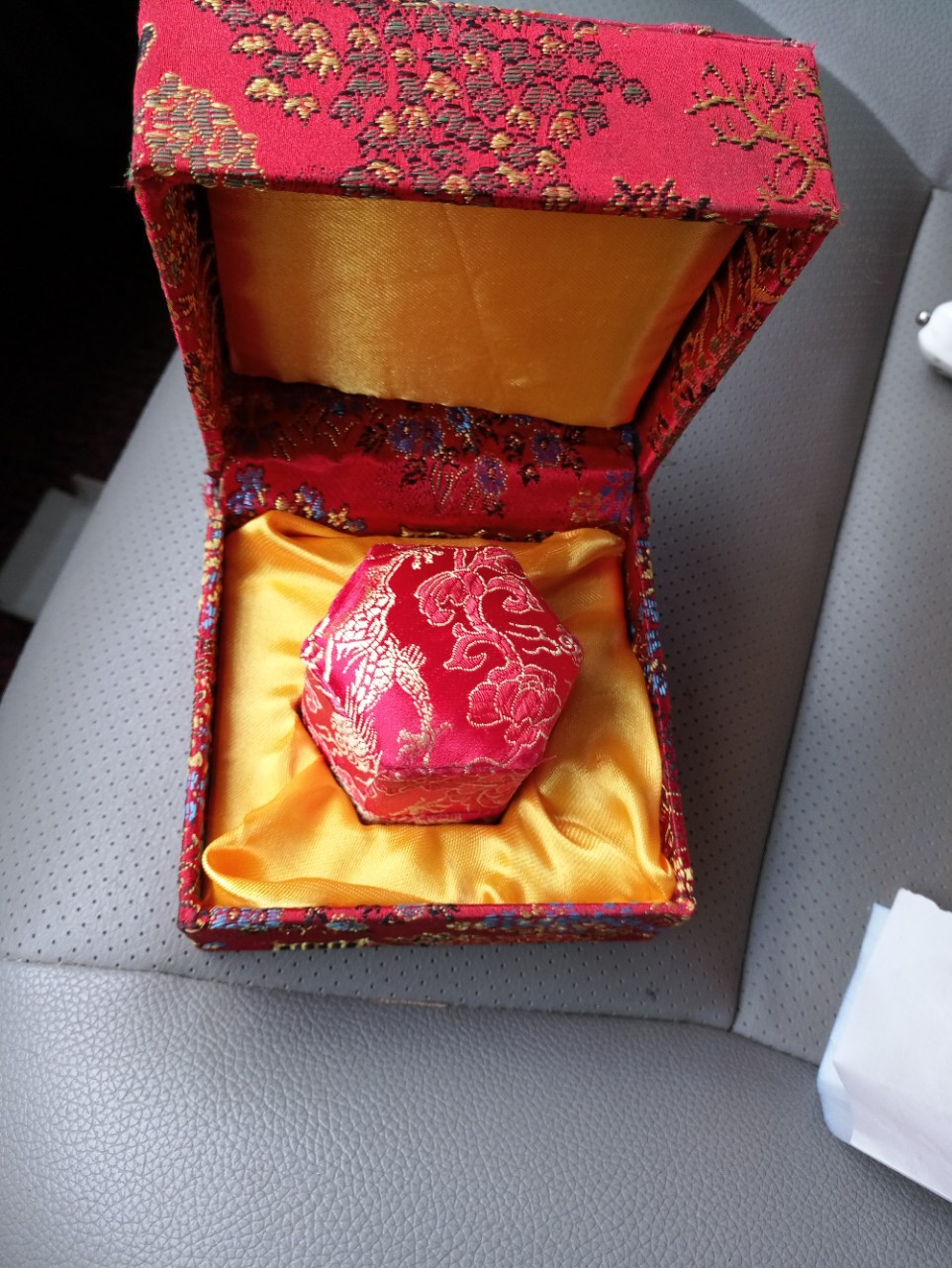 六边形锦布药丸盒丝绸安宫牛黄丸一粒装锦盒蜜丸包装小六角锦盒