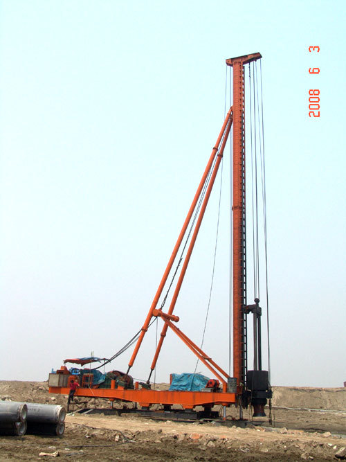 xcj型系列液压重型步履底盘柴油打桩机