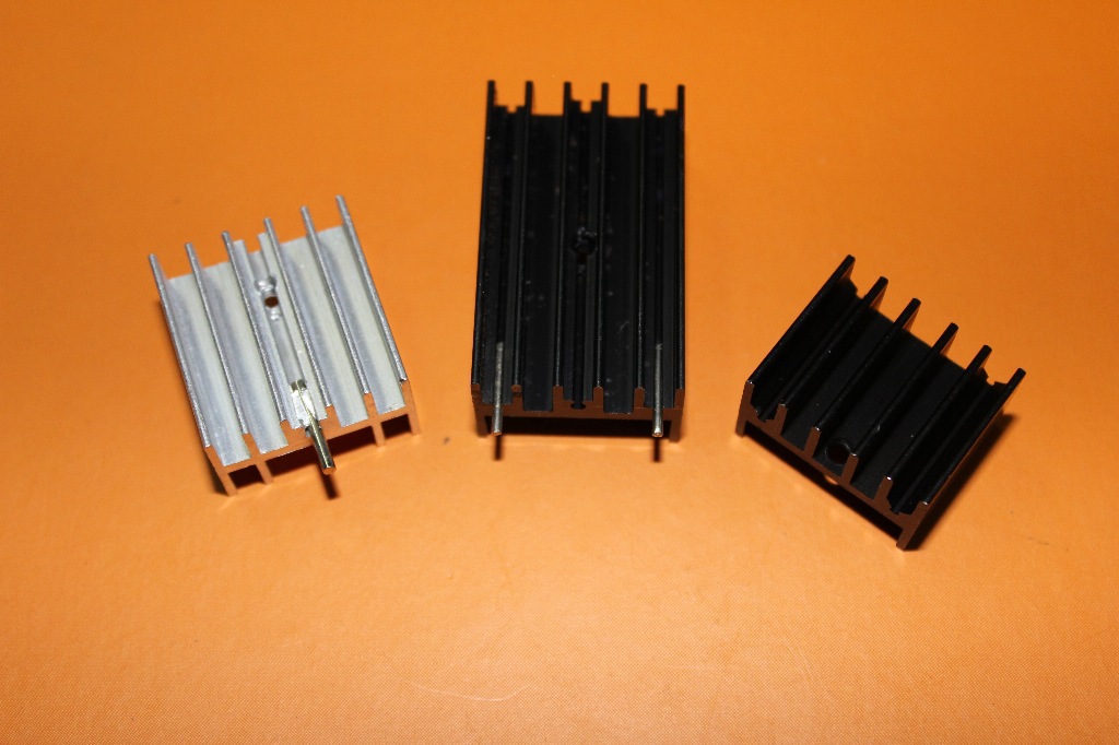 散热片 电子散热片 小散热片 插针散热片 车充五金弹片工厂加工