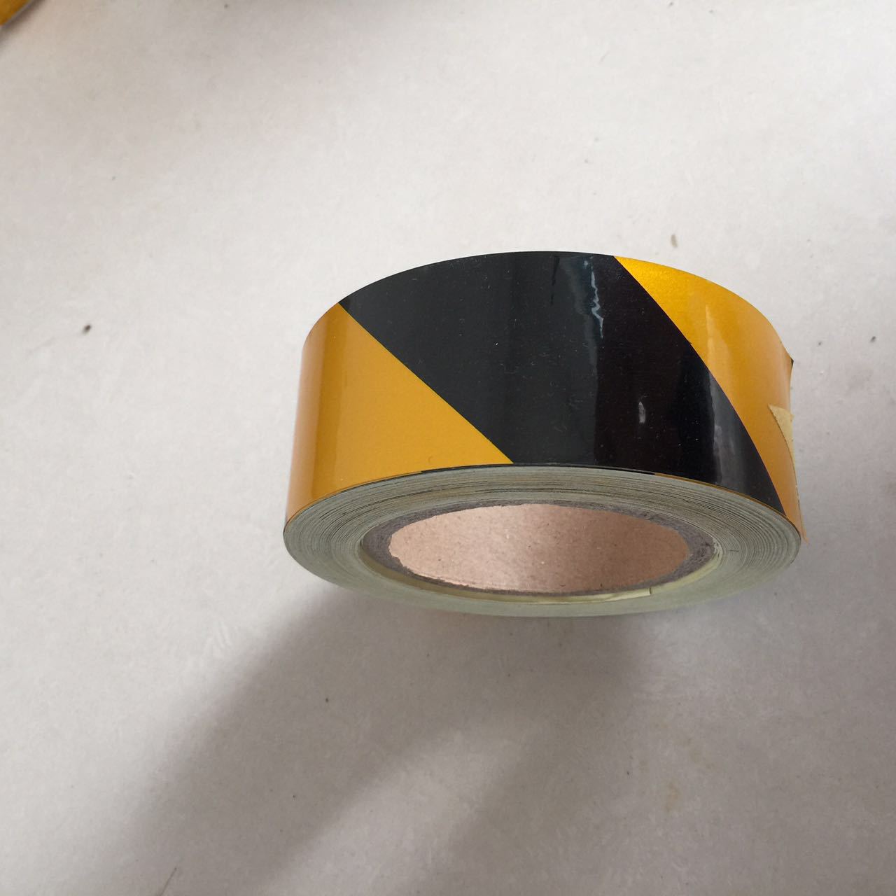 厂家供应黑黄反光条 可定制反光条 多型号多规格反光膜-阿里巴巴