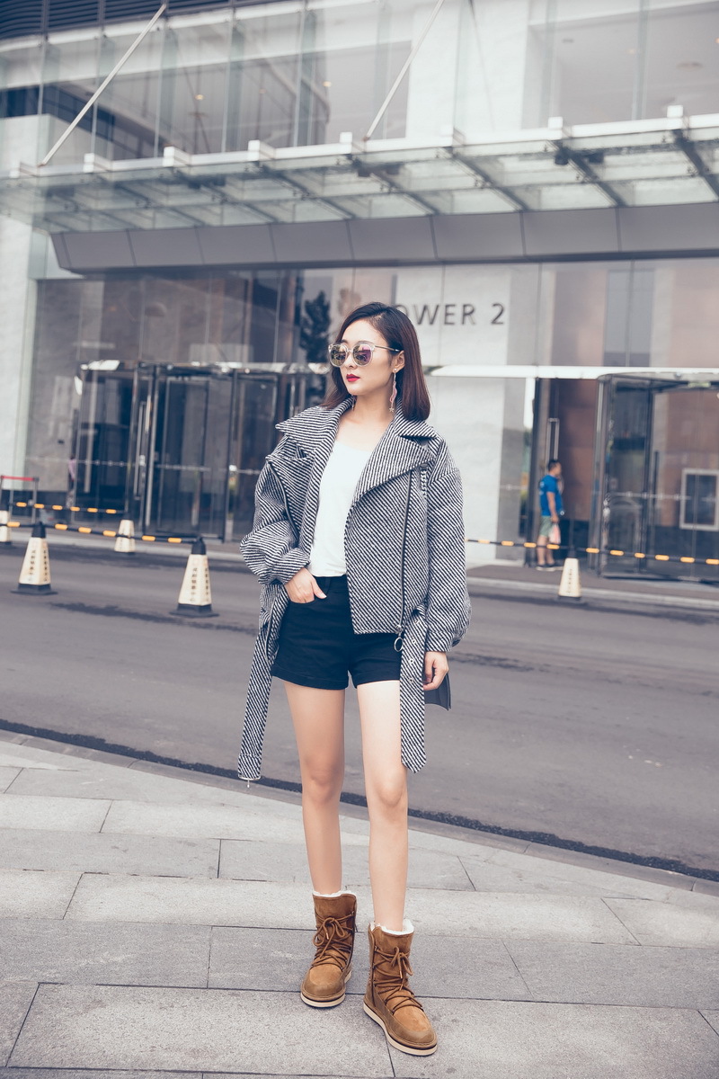 羊皮毛一体雪地靴_羊皮毛一体雪地靴女冬季中筒保暖加绒学生秋冬中筒 