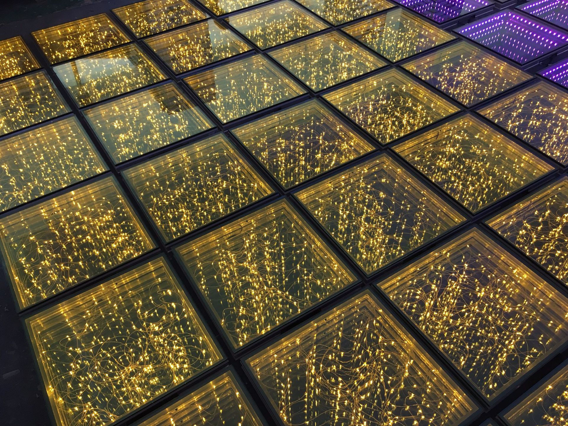 广州工厂直销led地砖灯金色全彩地埋灯发光跳舞舞台地板砖定制