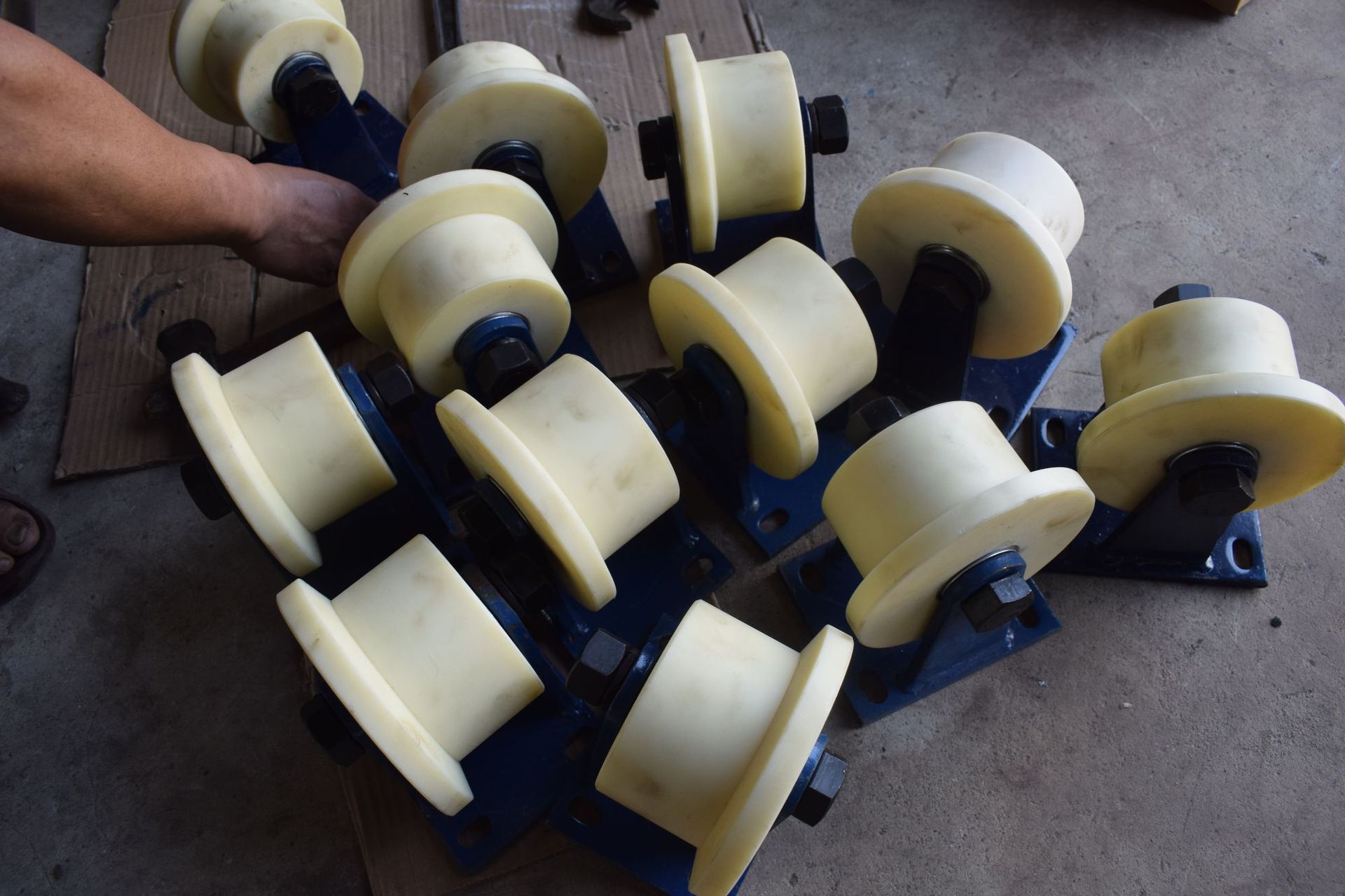 45#钢加厚h型双边轨道轮/工字钢滑轮/重型方钢槽轮/铁轮滚轮