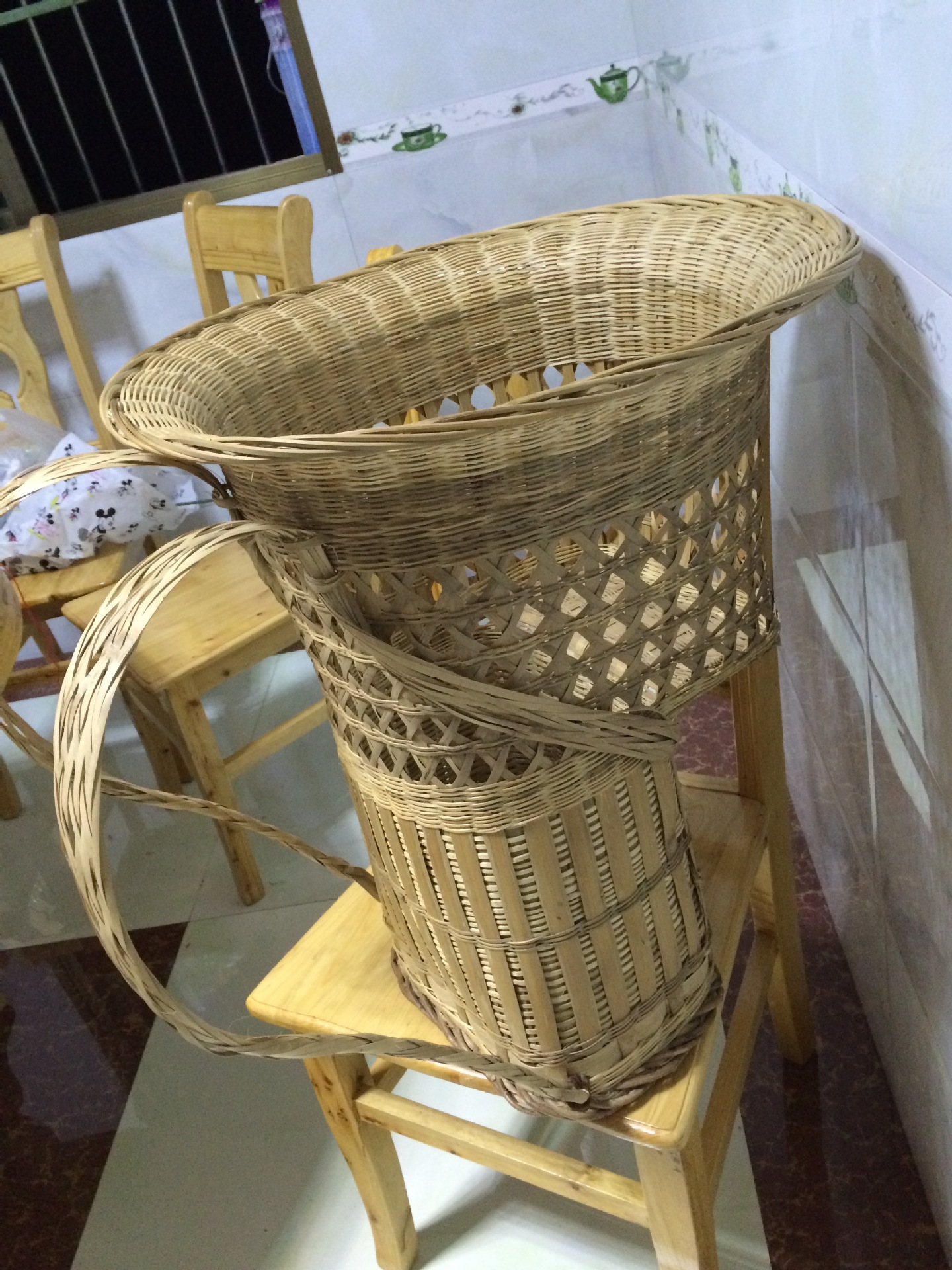 竹编背篓宝宝背兜婴儿背椅 收纳搬运筐 竹编工艺品批发