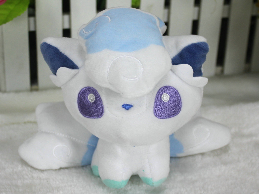 pokemon神奇宝贝宠物小精灵白色冰六尾狐公仔口袋妖怪q版15cm