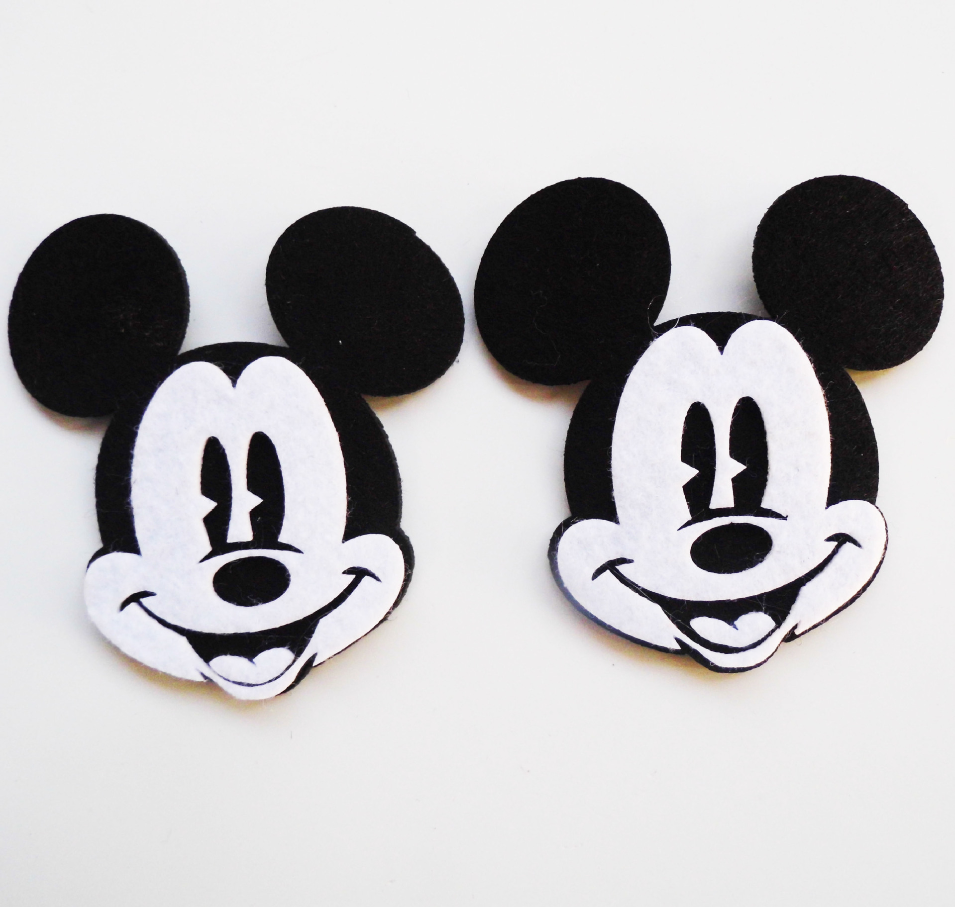 新款卡通米奇幼儿园墙贴挂饰 服饰鞋帽米老鼠刺绣贴饰配件批发