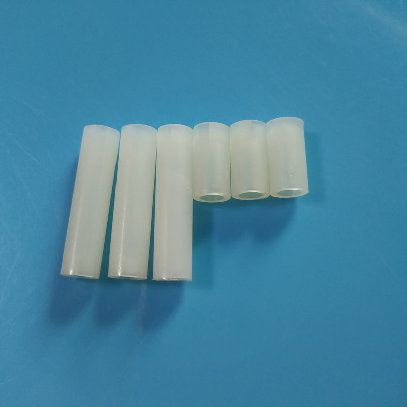 现货供应led间隔柱 双通圆体隔离柱 尼龙直通塑胶柱 led隔离柱