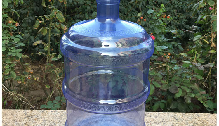 厂家批发全新pc料纯净水饮用水桶三加仑平底11.3l