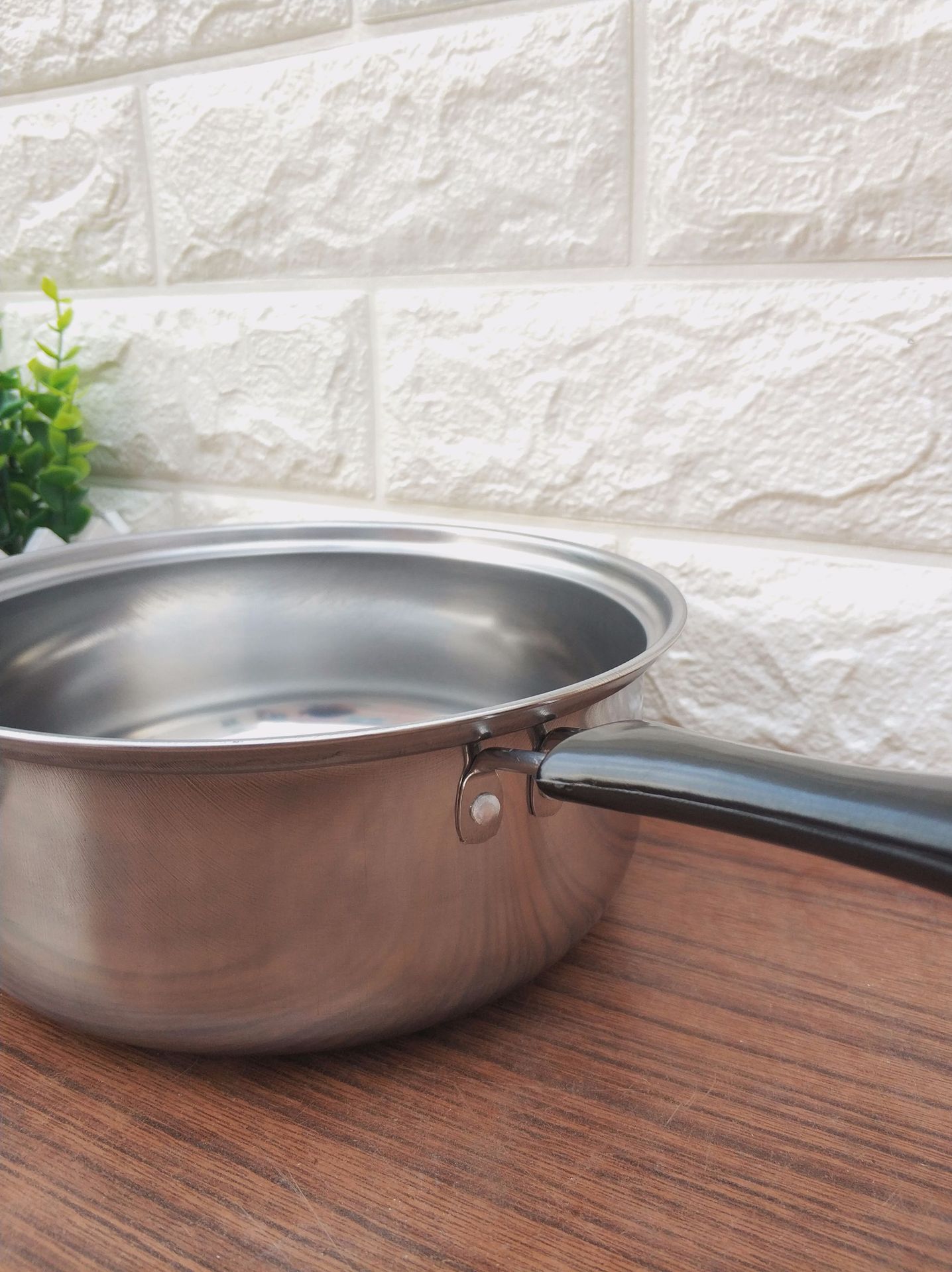 厂家直销不锈钢韩式奶锅 9.9批发资源奶锅 跑江湖礼品赠品彩盒锅