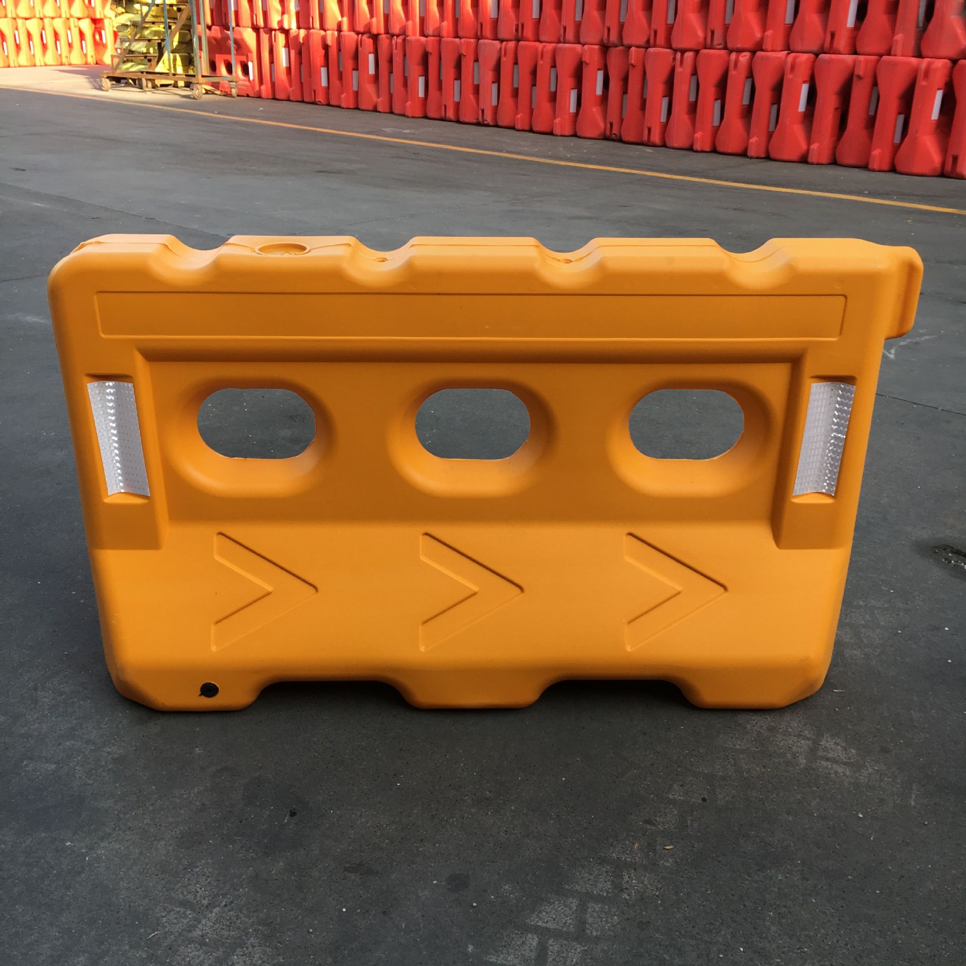 三孔水马施工围挡市政护栏水马施工隔离水马1300700