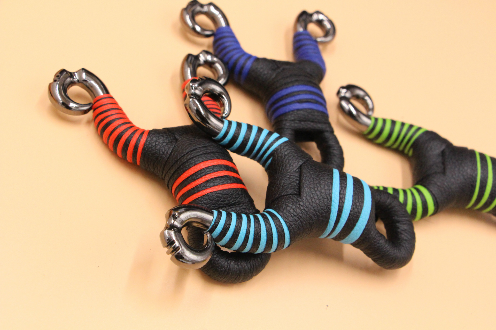 精缠藏羚羊弹弓 黑金黑色合金藏羚羊弹弓 弓身用胶皮缠制 批发