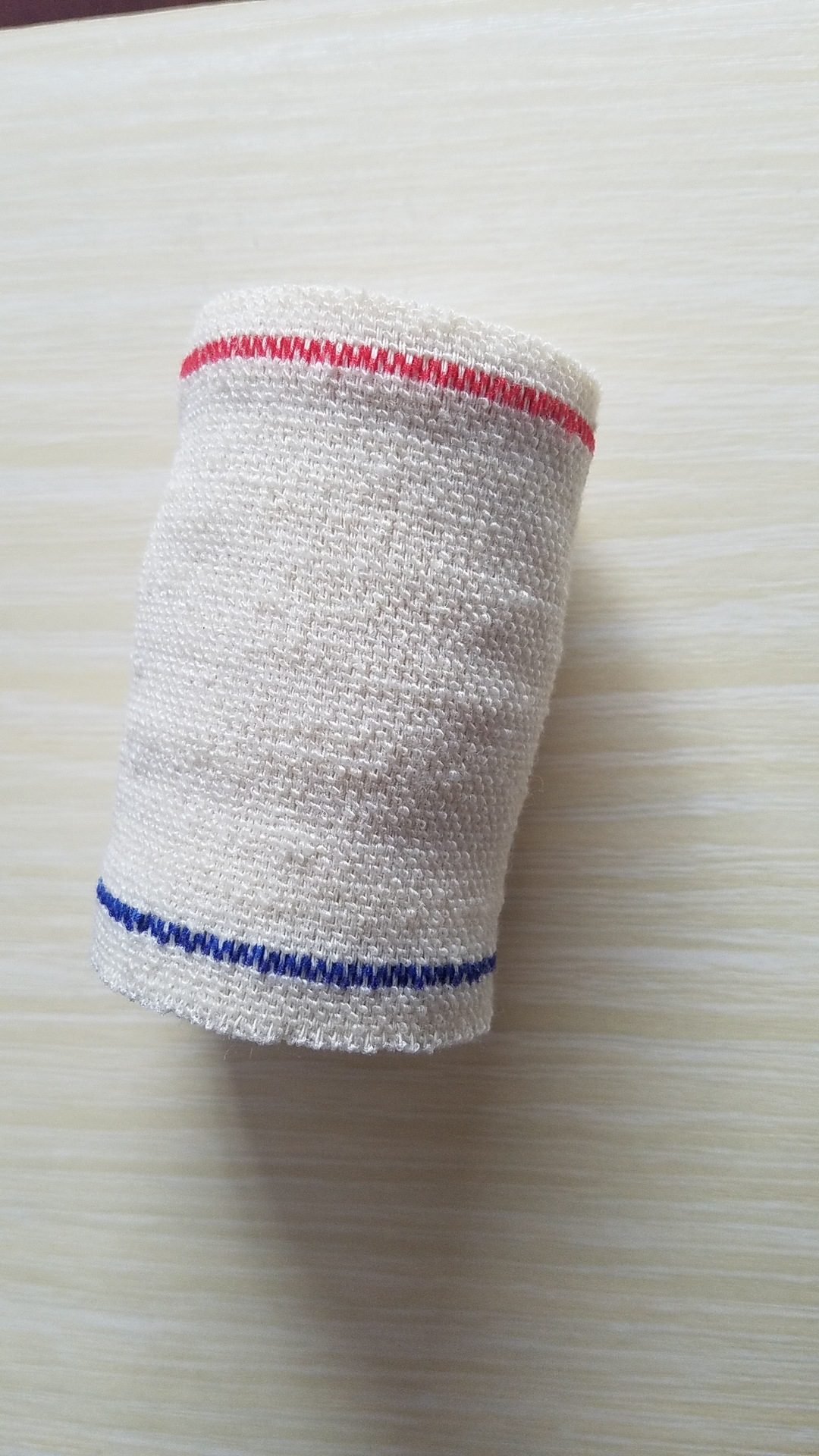 厂家直销 红蓝线氨纶平纹弹性绷带现货批发尺寸7.5cm*4.5m