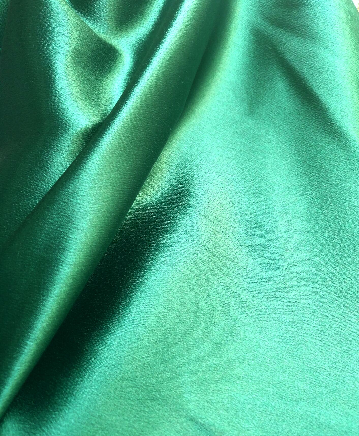 闪亮光婚纱布料,有光水晶婚纱布礼服面料,广州婚纱缎布料批发