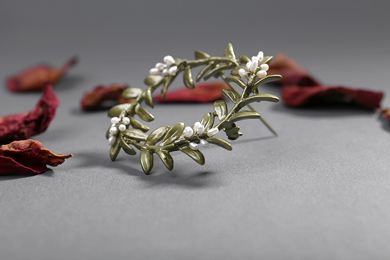 秋冬热卖 天然珍珠 桃金娘胸针 两色 花环胸花 田园风 新娘配饰