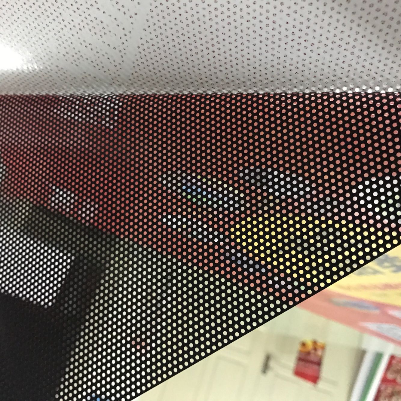 上海工厂定制单面透视玻璃贴遮阳打孔单面透喷绘户外单透印刷