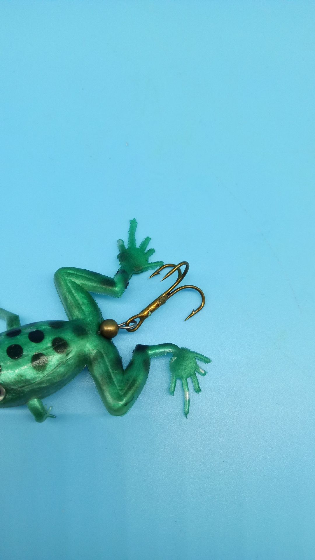 路亚软饵亮片旋转青蛙假饵软虫仿生饵旋转雷蛙黑鱼鲶鱼饵垂钓用品