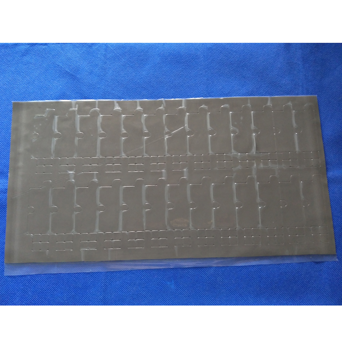 导热硅胶片模切成品001