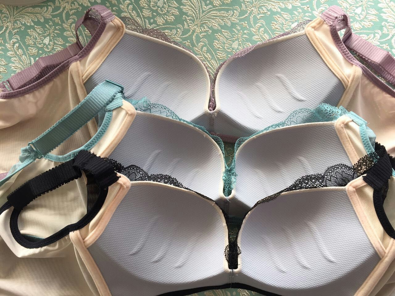 新款蕾丝无钢圈无痕文胸中杯性感聚拢调整型女士内衣文胸加盟代理