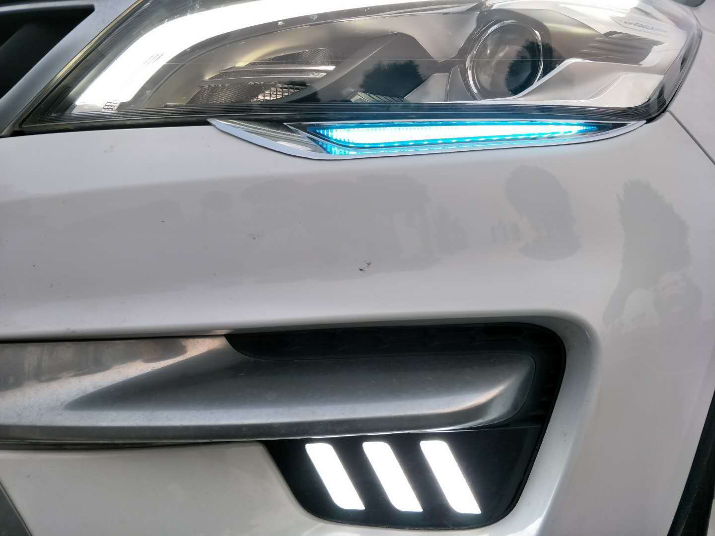 吉利帝豪gs大灯改装led灯眉帝豪gs日行灯日间行车灯