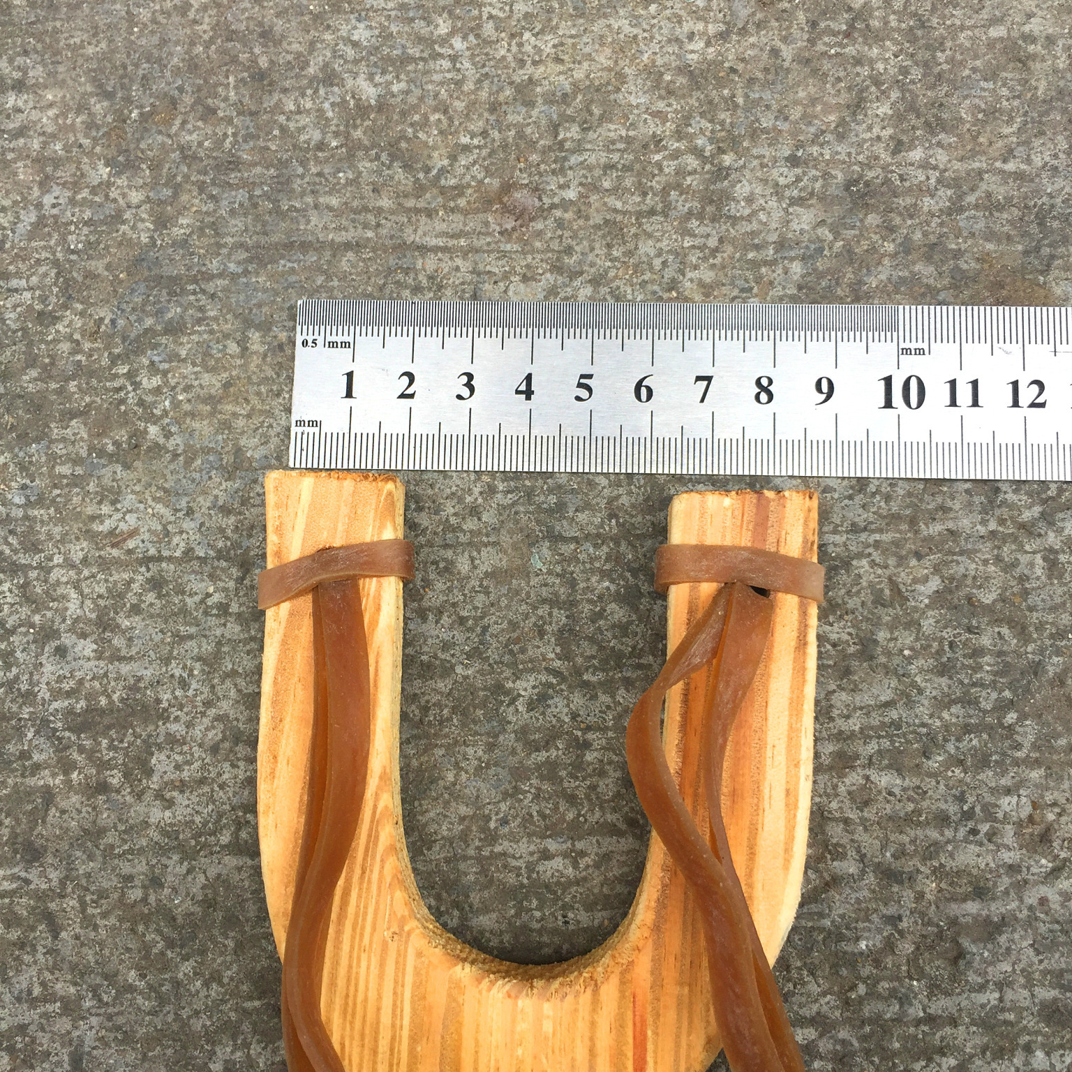 木质扁皮双皮筋弹弓 儿童户外竞技景区热卖工艺品 环保 原木弹弓