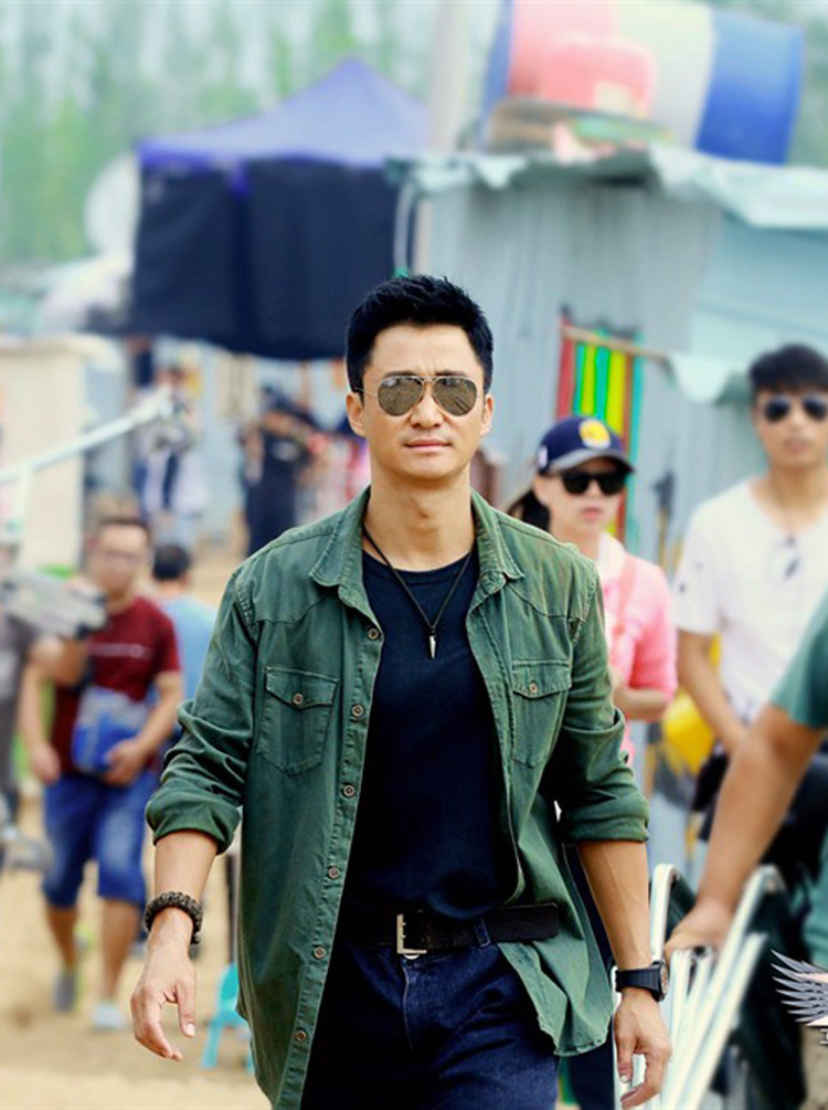 电影战狼2复古子弹项链 长款子弹头毛衣链 首饰吊坠定制批发