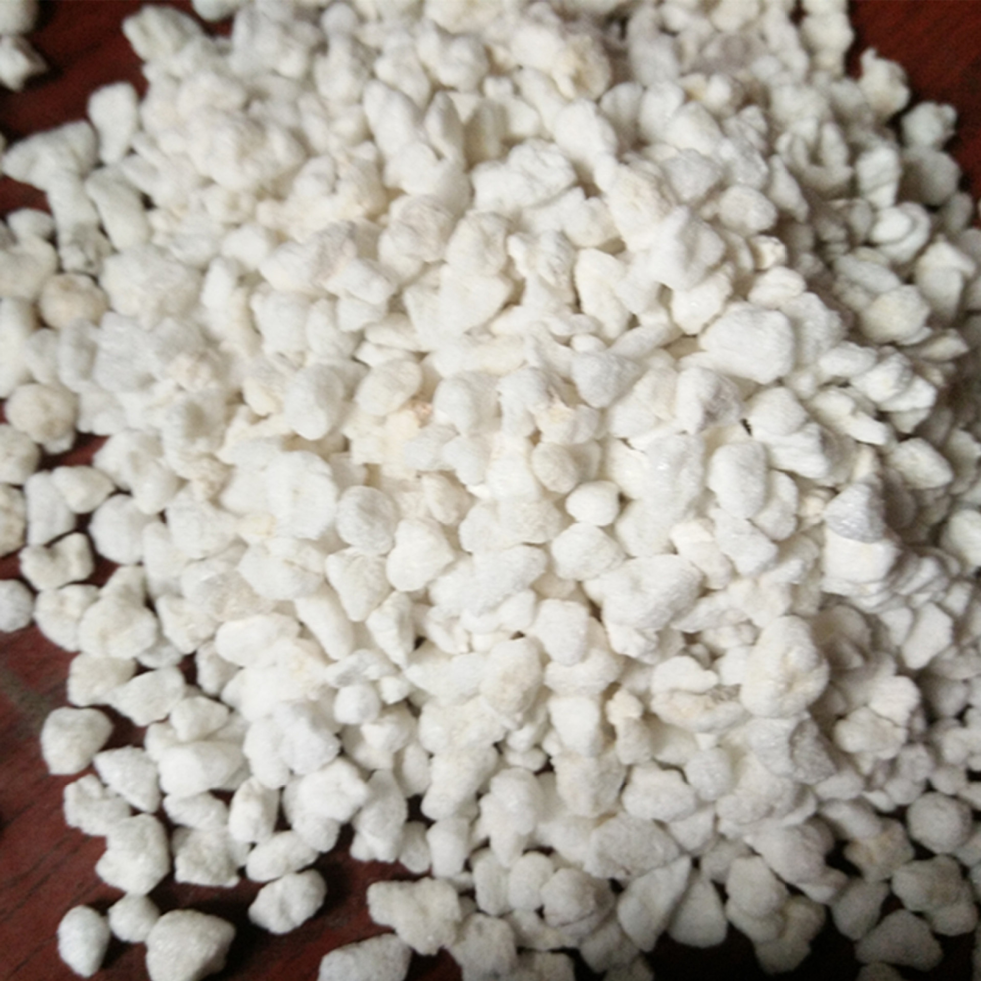 厂家供应建筑保温材料硬质珍珠岩1-3mm园艺膨胀珍珠岩珍珠岩粉