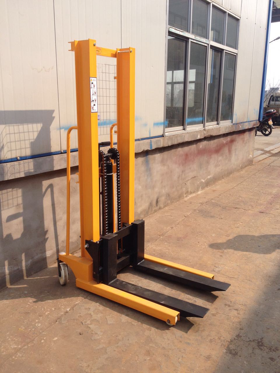 厂家供应手动堆高车叉车 手摇式堆高车 货物装卸车