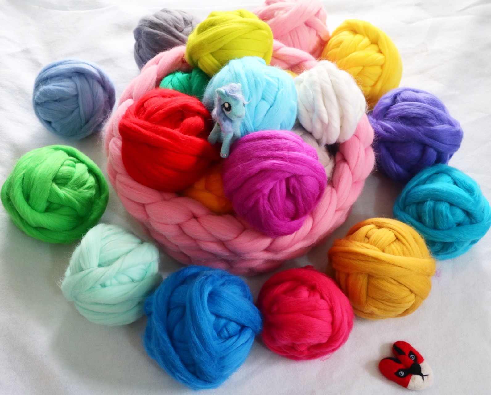 厂家直销66s羊毛毡 100色手工diy针毡湿毡彩色羊毛戳戳乐材料包