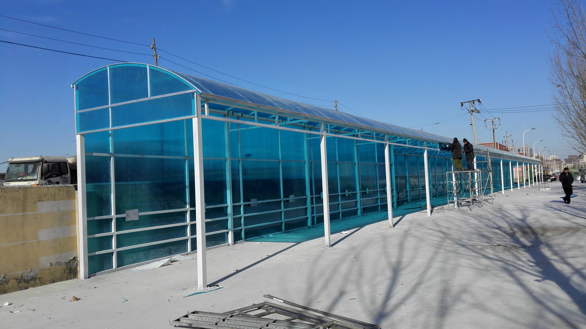 厂家专业定制阳光采光板车棚采光瓦膜结构遮阳自行车停车棚阳光棚