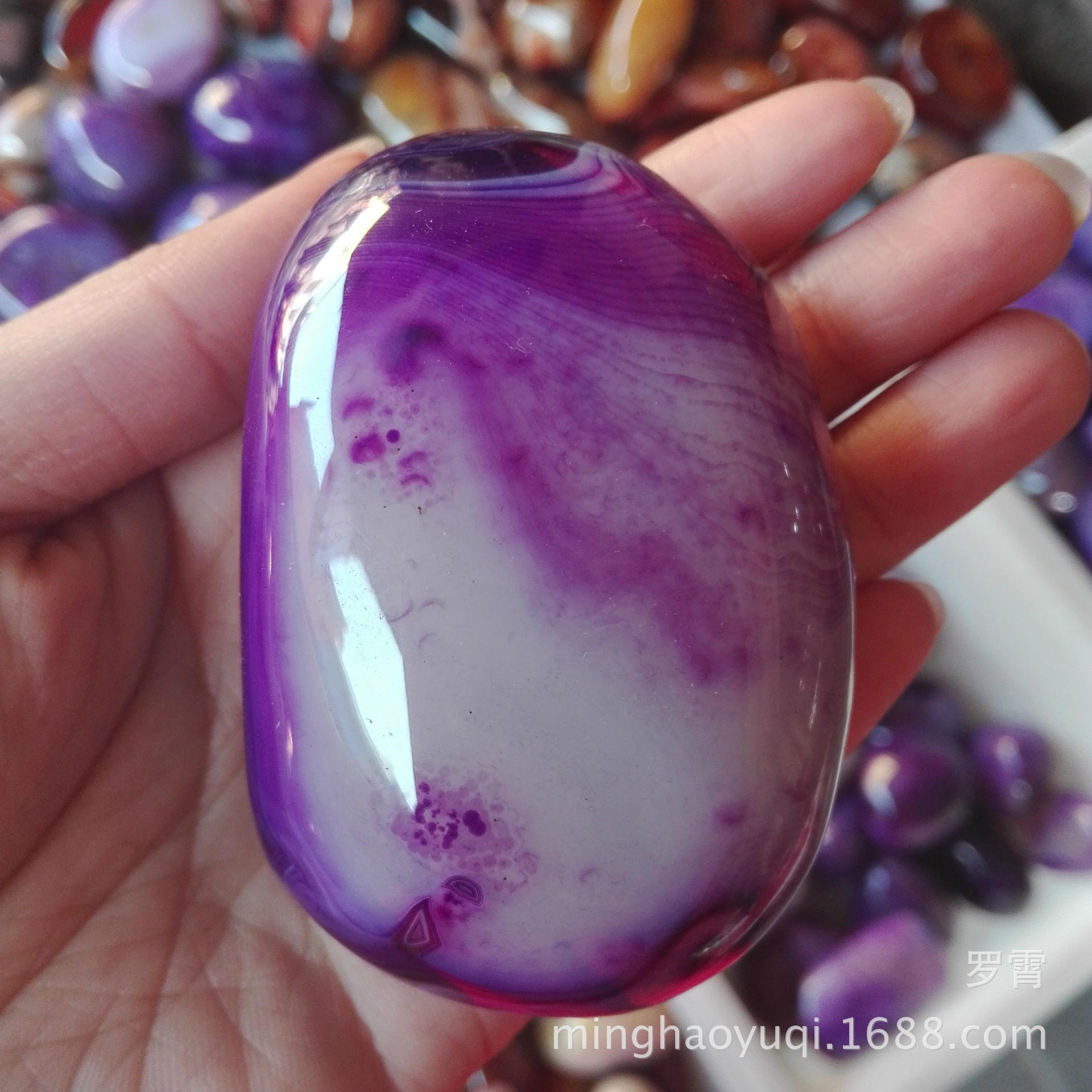 大量批发紫玛瑙玉髓原石缠丝玛瑙不规则形观赏手把件手把石把玩件