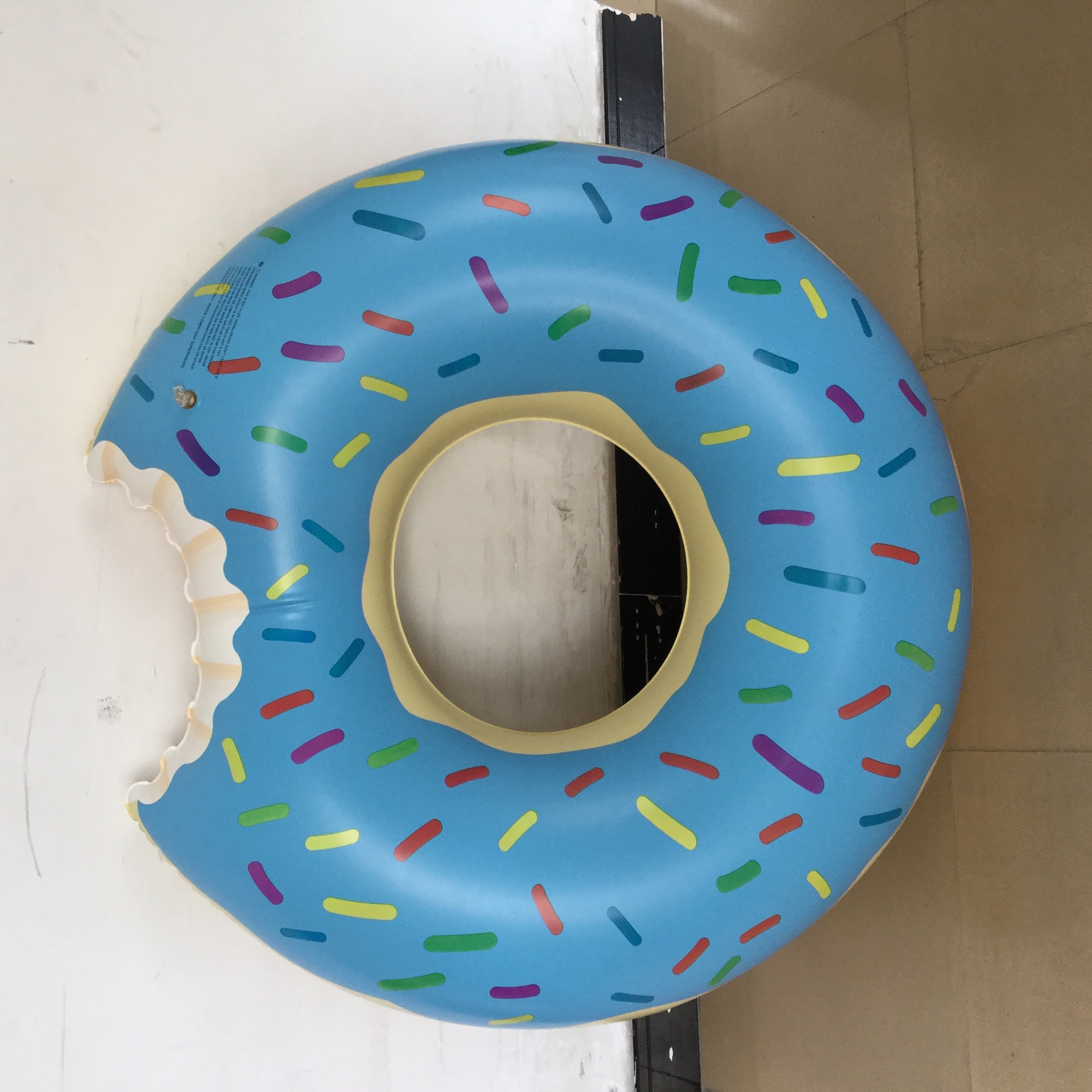 厂家定制 pvc充气水上甜甜圈游泳圈 吹气救生圈 尺寸印刷可定oem