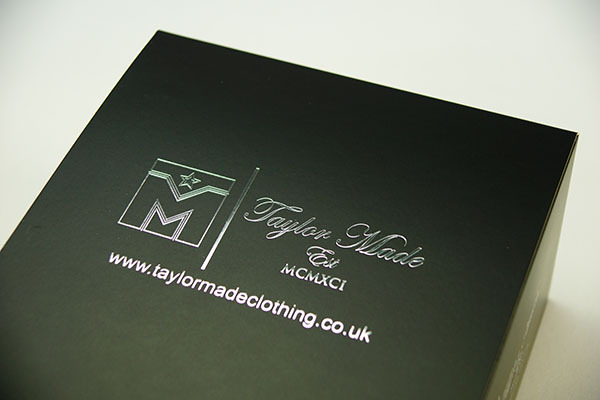 订制费 卡纸盒 窗口盒 烫印logo 数量100个起 金银黑白