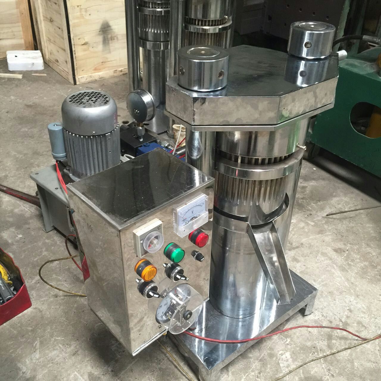 供应小型全自动芝麻香油机 液压式香油机 花生螺旋榨油机