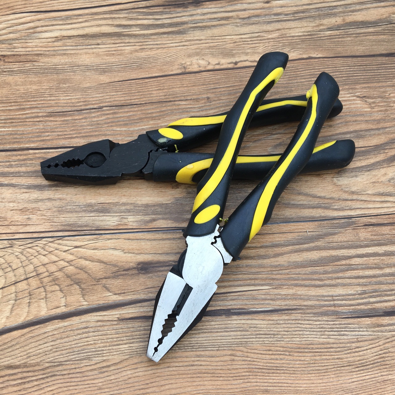 老虎钳钢丝钳小手钳子工具多功能尖嘴钳8寸手工迷你电工钢丝钳