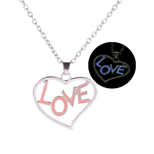 新款镂空爱心love字母夜光吊坠项链个性简约桃心形锁骨链项饰品
