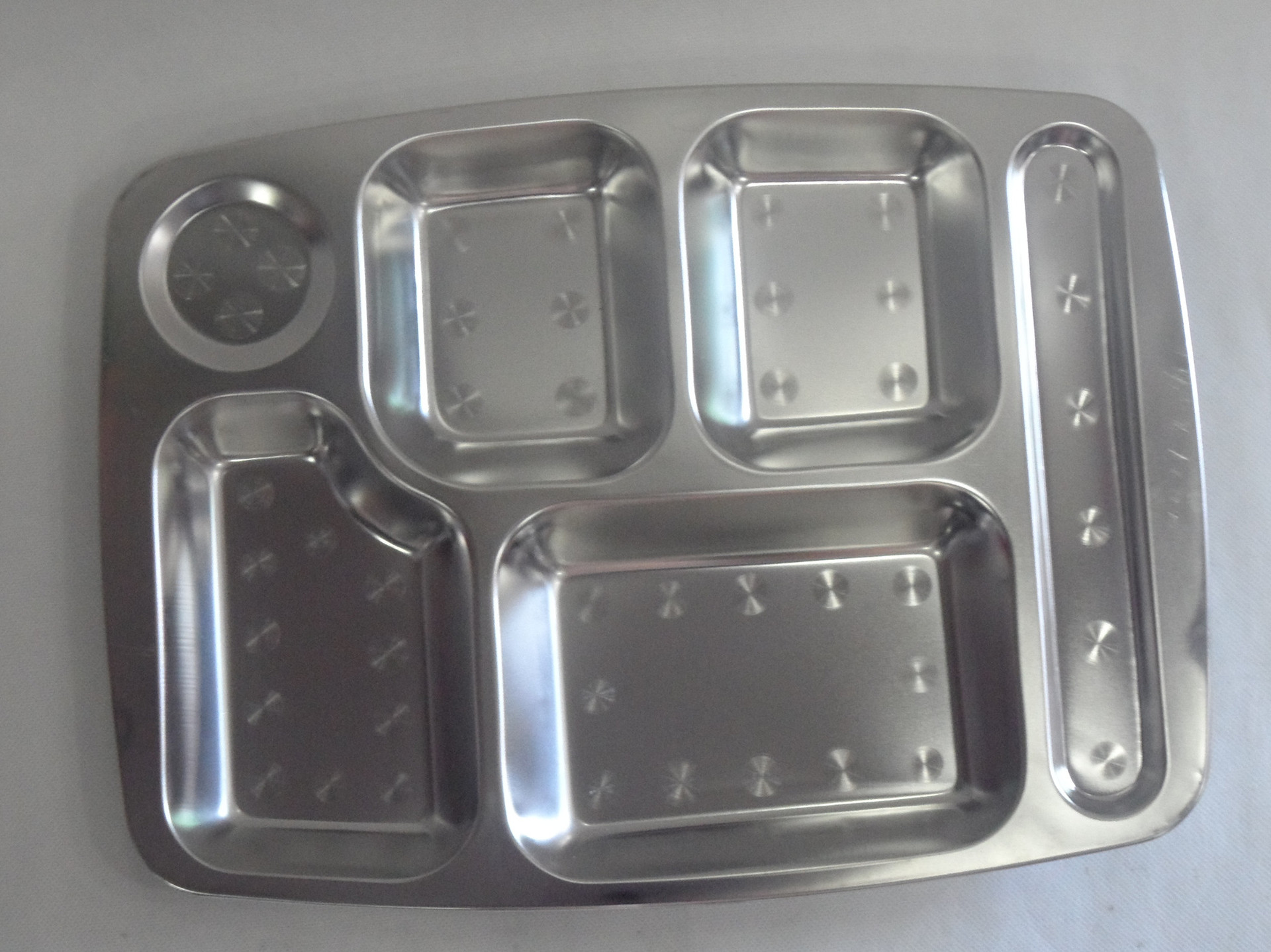 大六格分格快餐盘 加厚加深不锈钢无磁快餐盘 食堂用餐盘 分餐盘