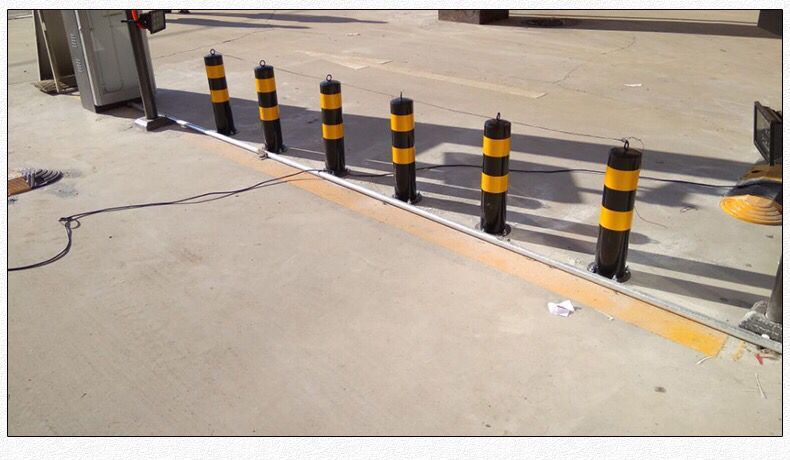 钢铁警示柱分道隔离桩防撞护栏柱铁立柱路障柱停车柱地桩钢管固定