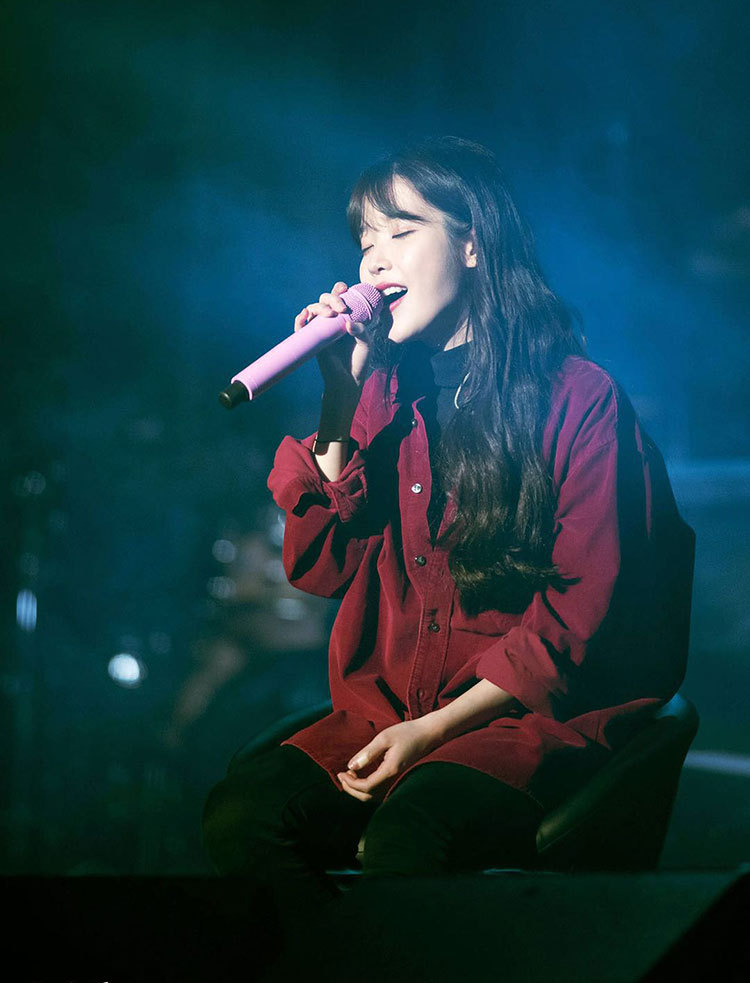 iu李知恩同款v领拼色针织背心马甲毛衣酒红灯芯绒宽松衬衫套装226