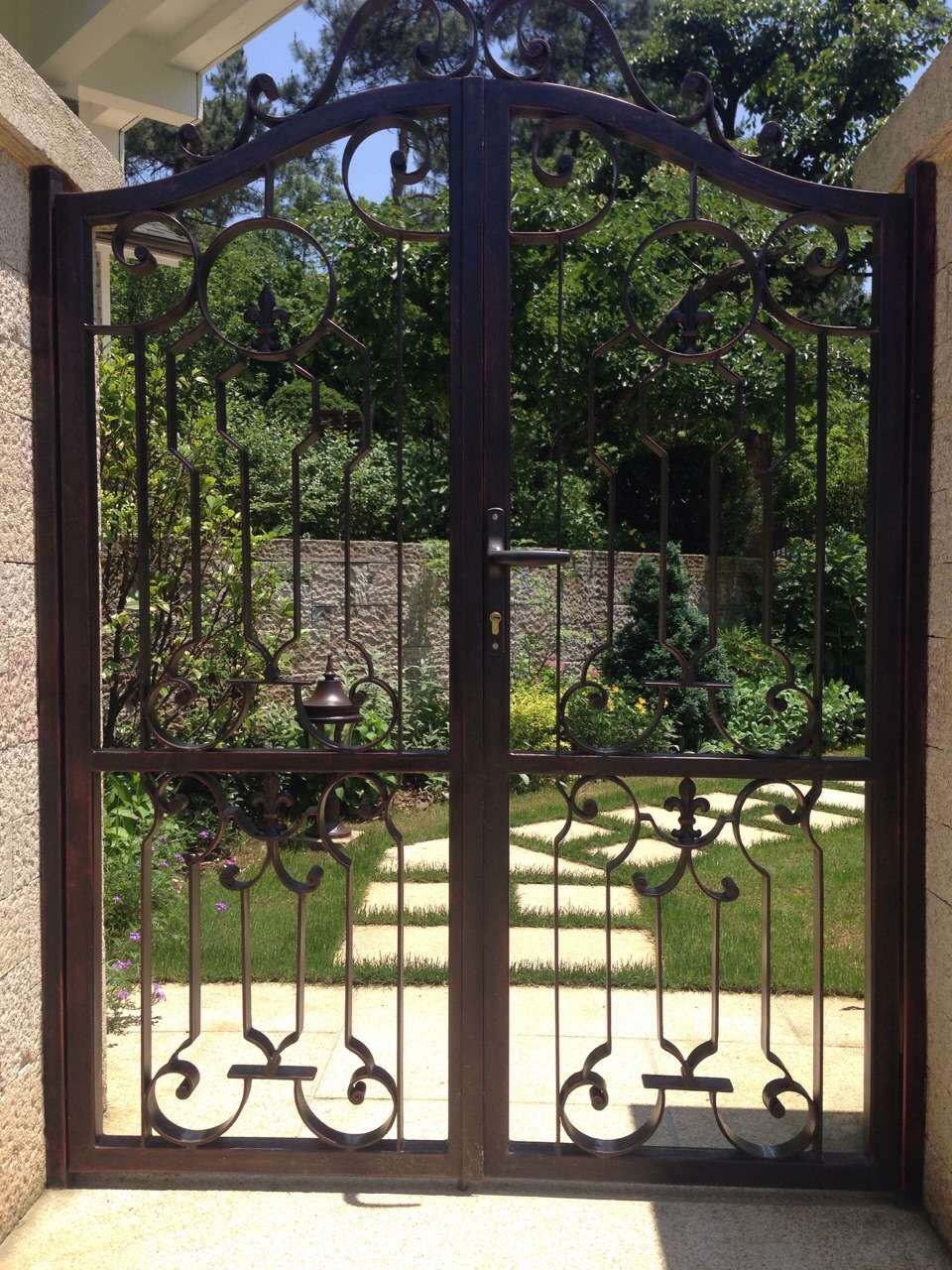 朗亚铁艺制作加工各类高档铁艺门窗