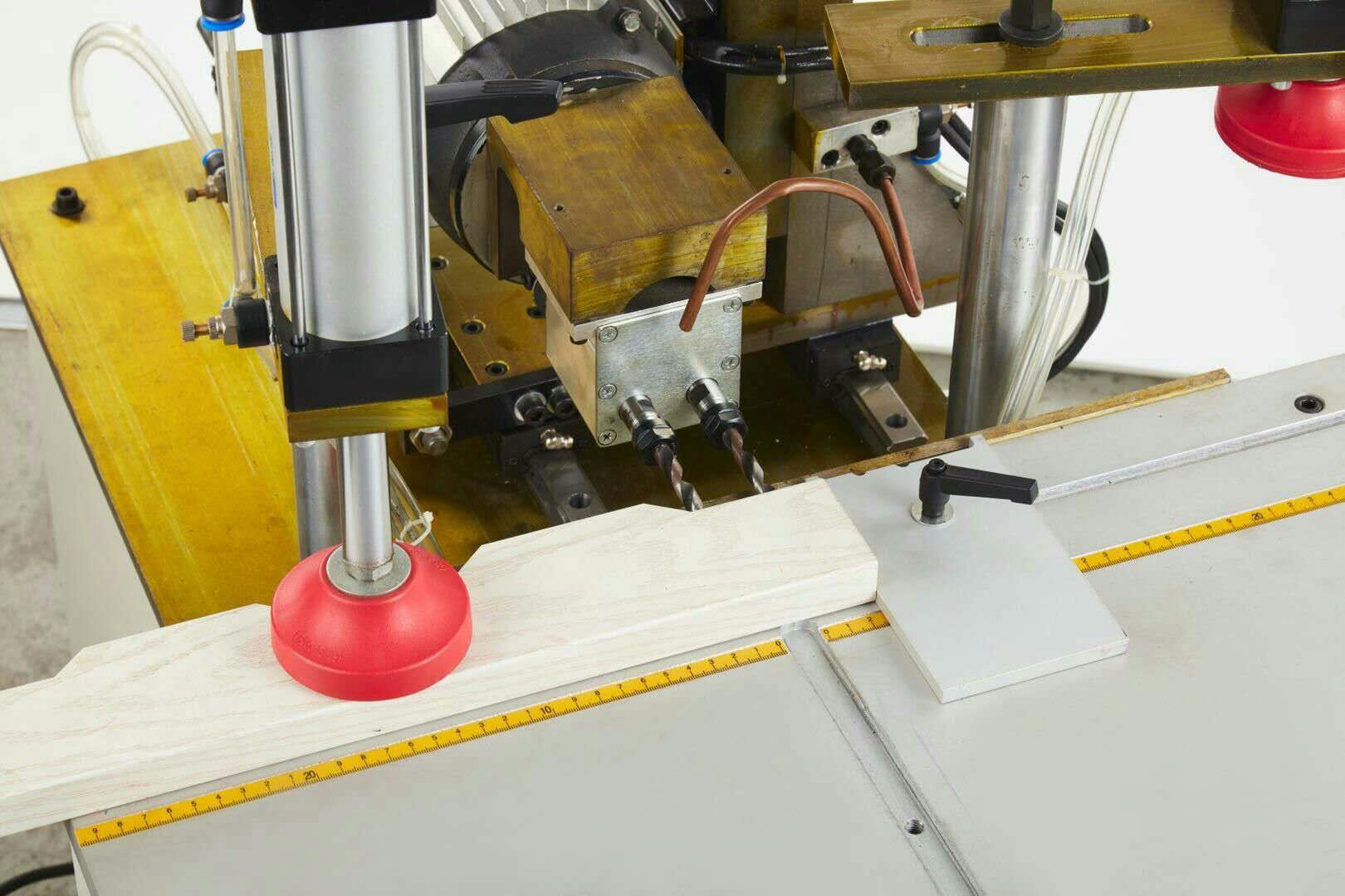 新产品推荐 双头自动打孔机 实木 门窗 画框 45度无缝拼接