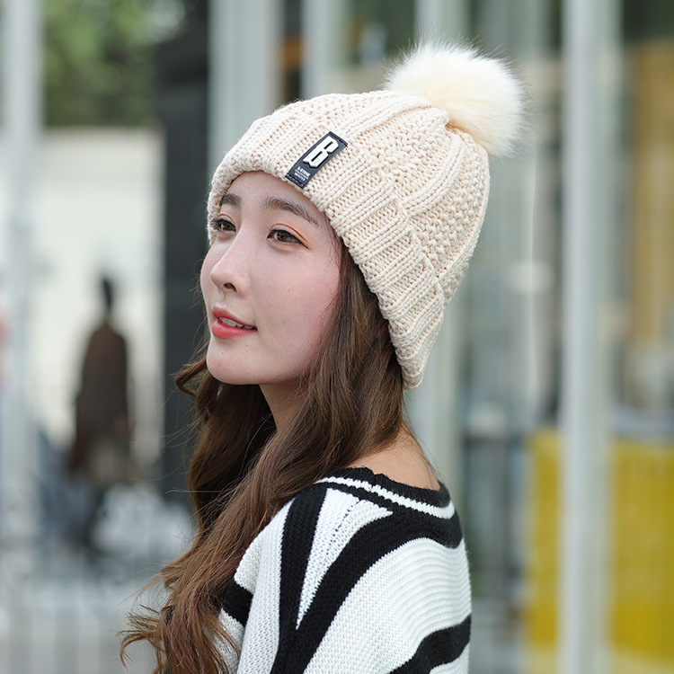 New Sunshine Korean Style Autumn and Winter Fleece-Lined Thickened Letter B Standard Wool Hat Fashionable Warm Ear Protection Knitted Hat