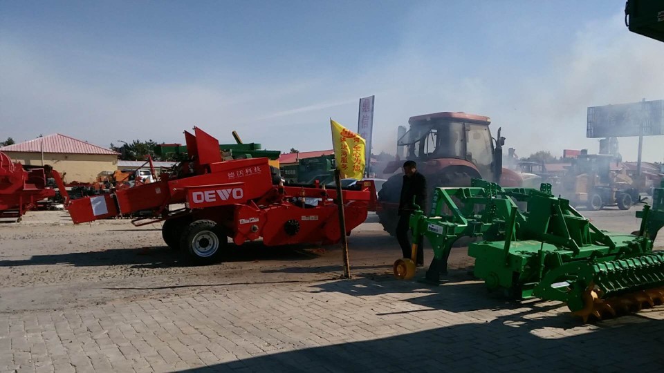 德沃双轴二次粉碎2.2米青黄储打捆机