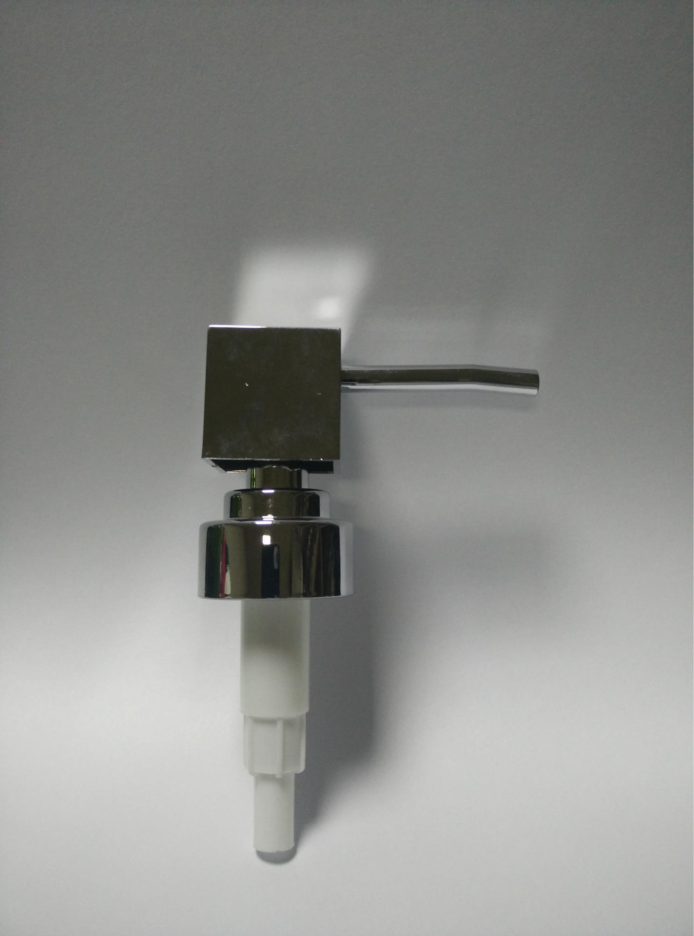 电镀压泵喷头四方头双层 直管 乳液泵头