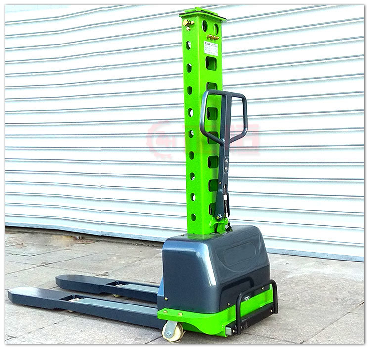 中叉多功能自体登高电动堆高车便携式上下货电动叉车自提升堆垛车