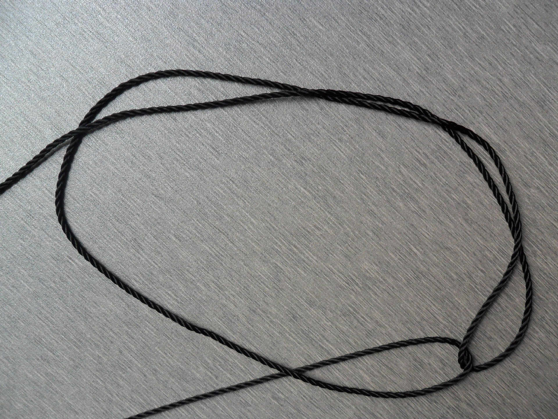 厂家直销2mm三股黑色尼龙绳 ,支持订制各种小绳子