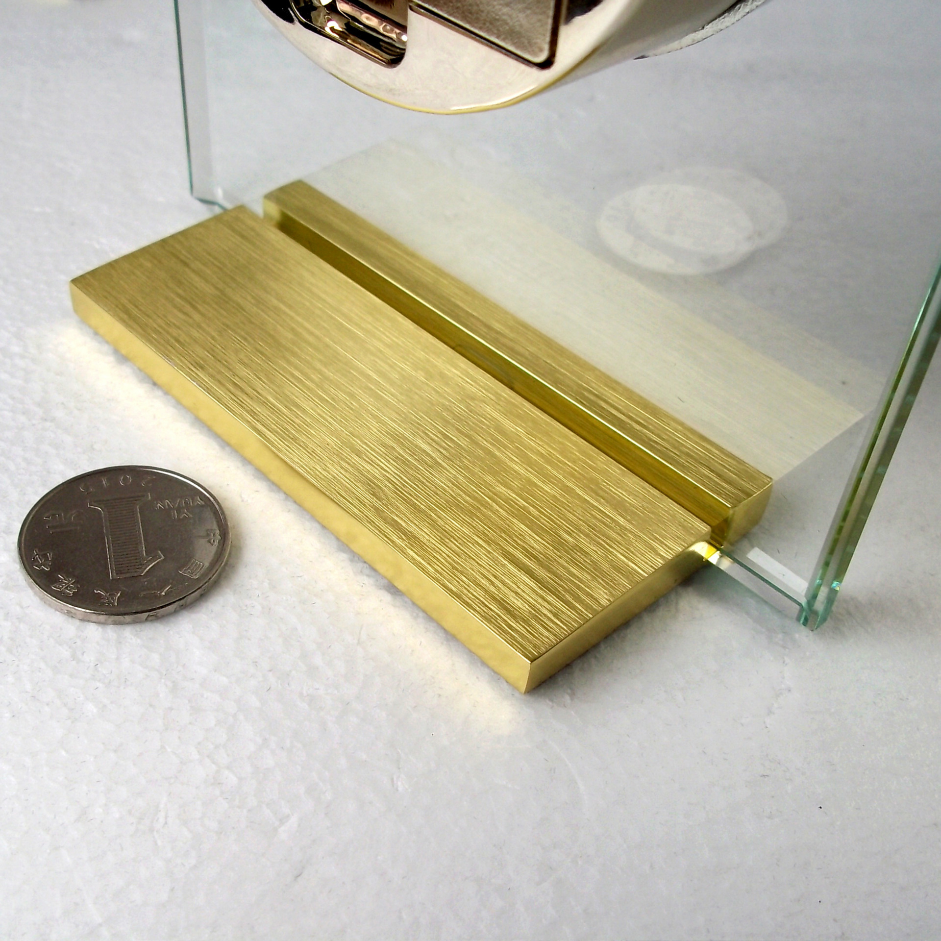 新款家居装饰钟拱门玻璃钟高清透亮玻璃闹钟金色金属铝座数字台钟